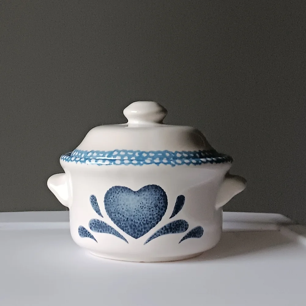 Vintage Corelle Blue Hearts Ceramic Crock with Lid Individual Blue White Sponge